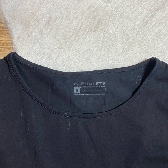 Alphalete Lifestyle Fit Long Sleeve T-Shirt in black. - Picture 5 of 7